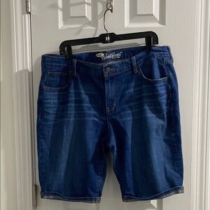 Old Navy The Sweetheart Bermuda shorts